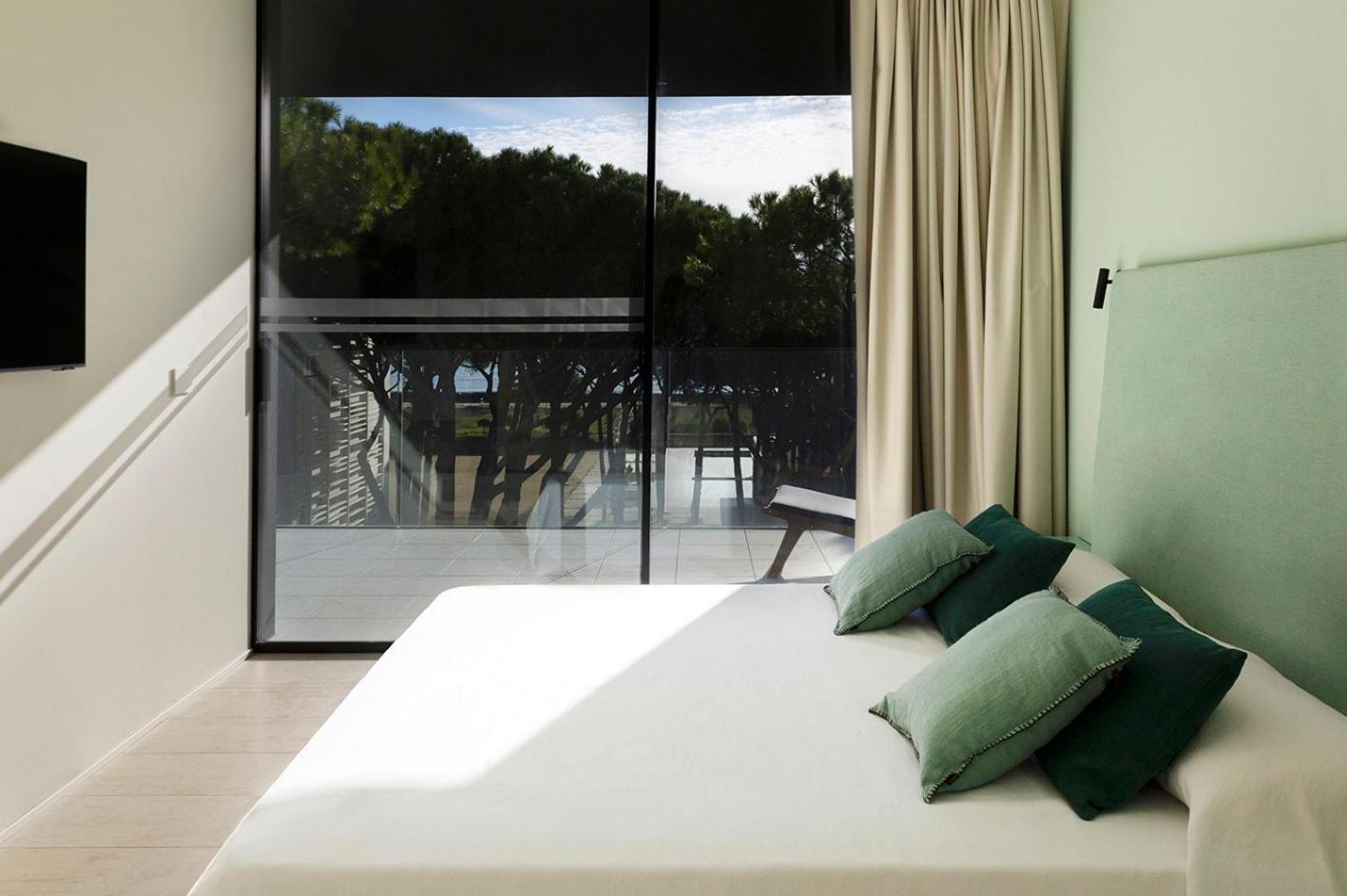 לידו די ג'סולו Hotel Mediterraneo Suite&Residence מראה חיצוני תמונה