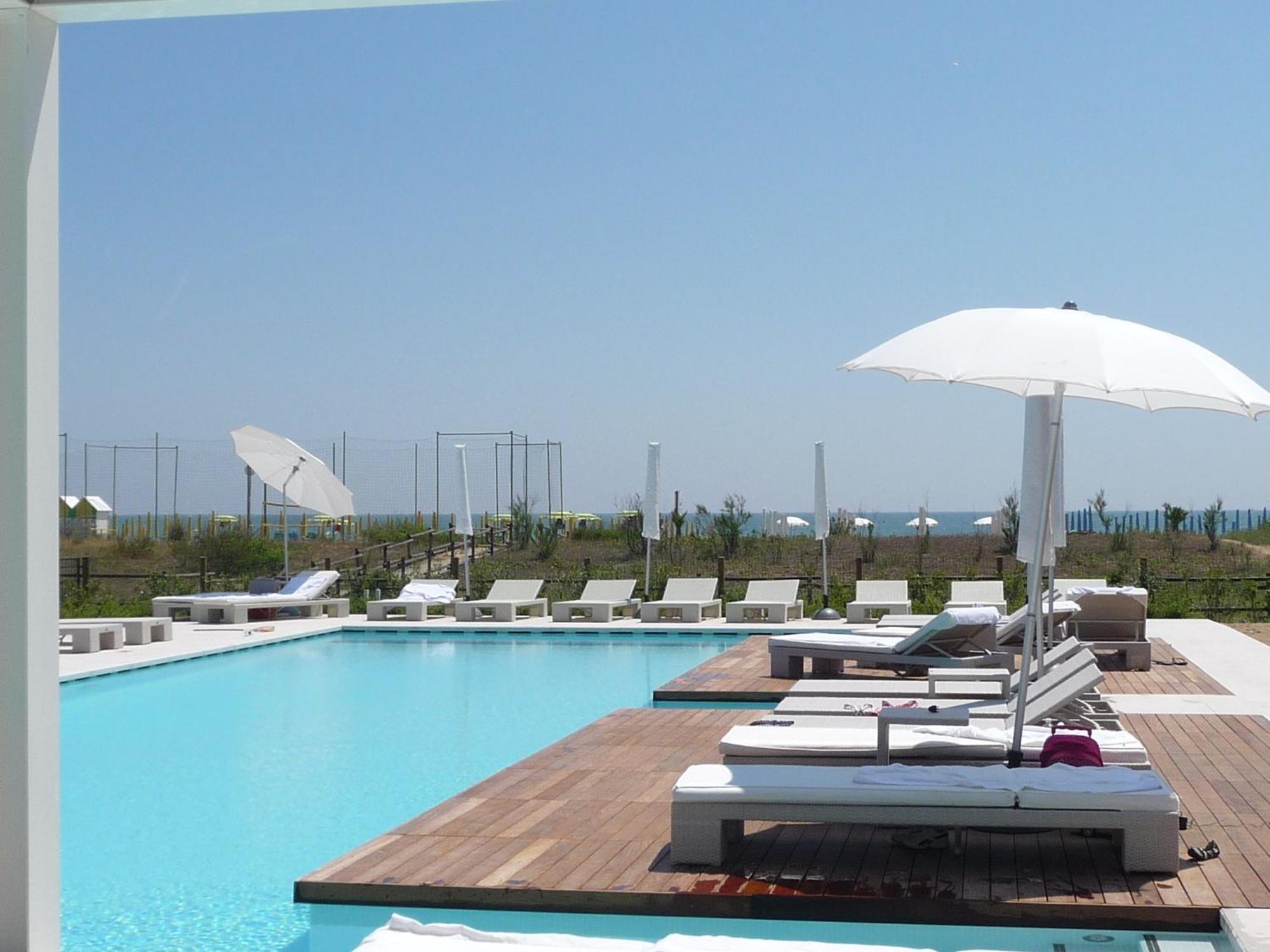 לידו די ג'סולו Hotel Mediterraneo Suite&Residence מראה חיצוני תמונה
