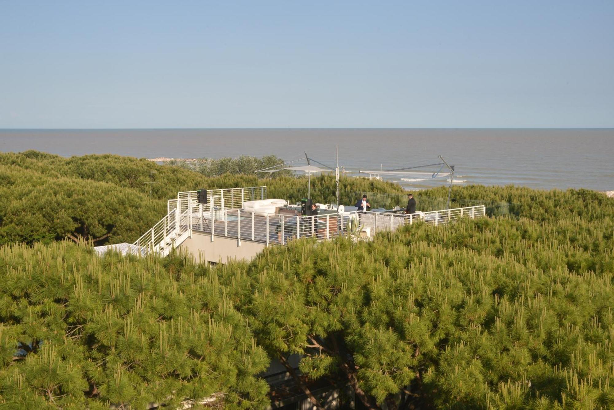 לידו די ג'סולו Hotel Mediterraneo Suite&Residence מראה חיצוני תמונה
